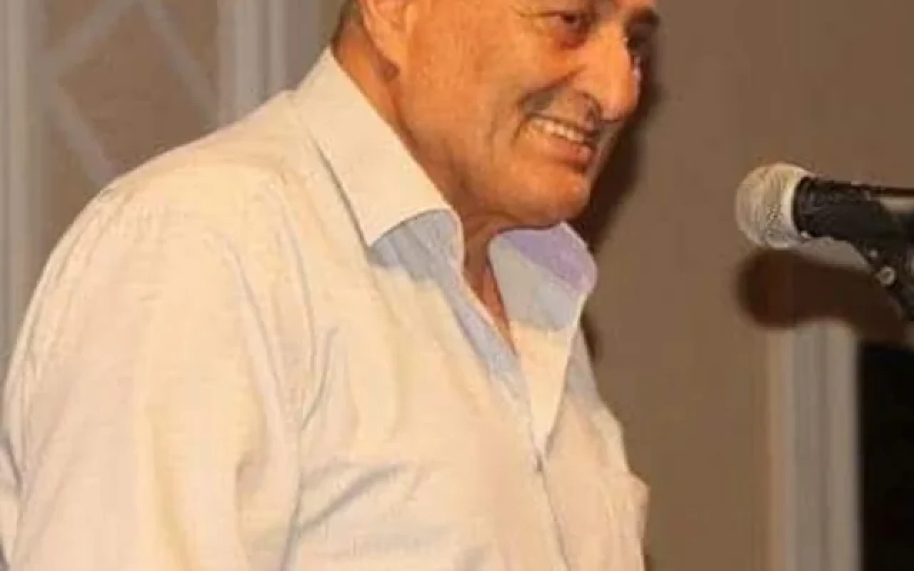 Azərbaycanda şair vəfatetdi